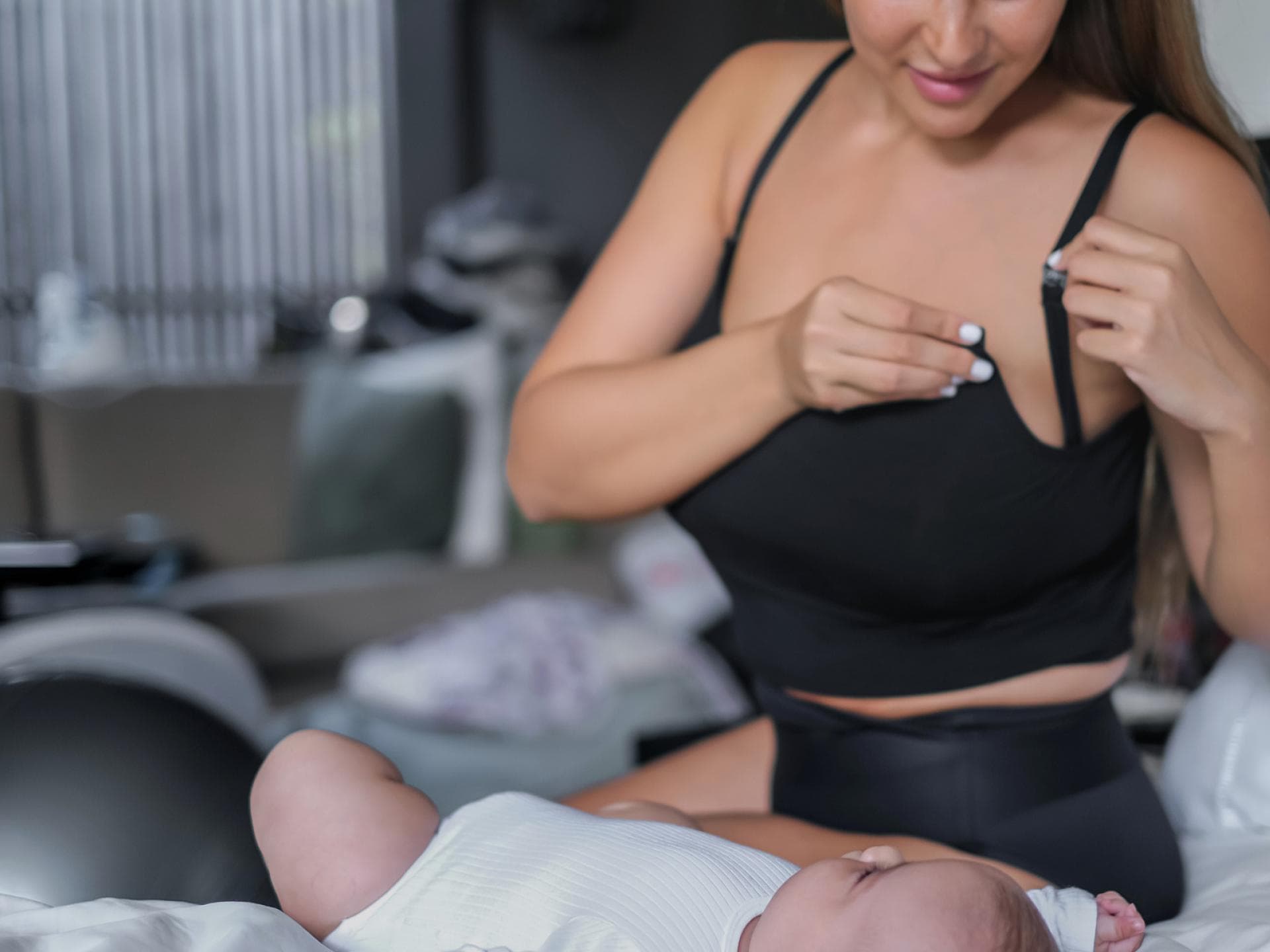Ein Still-BH erleichtert Mamas gerade am Anfang das Stillen ihres Babys.