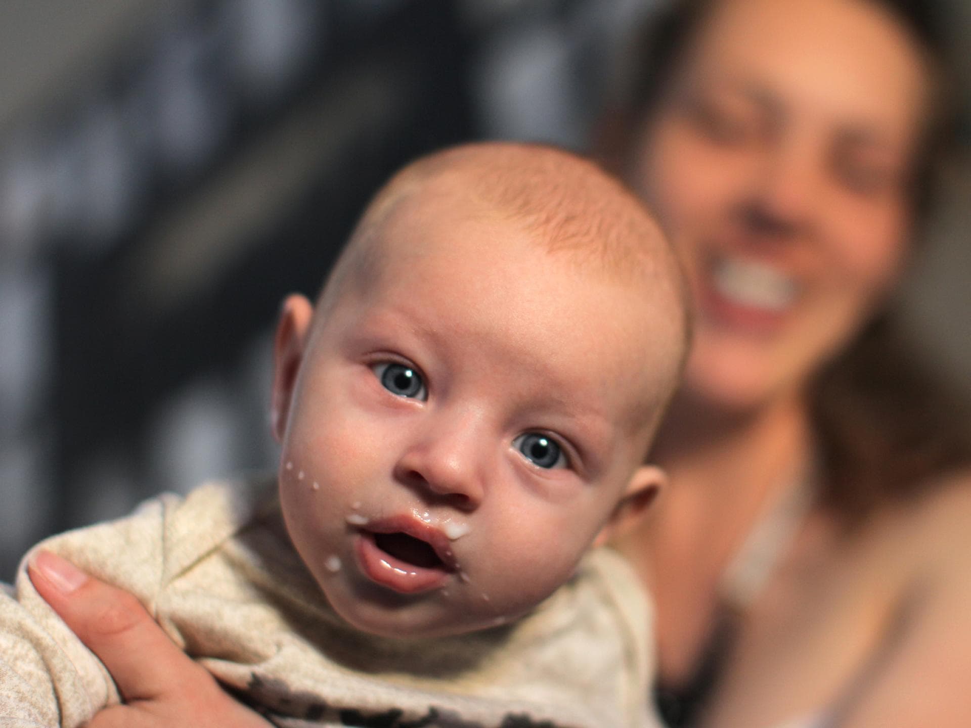 Muttermilch ist gut – und schmeckt offensichtlich lecker.
