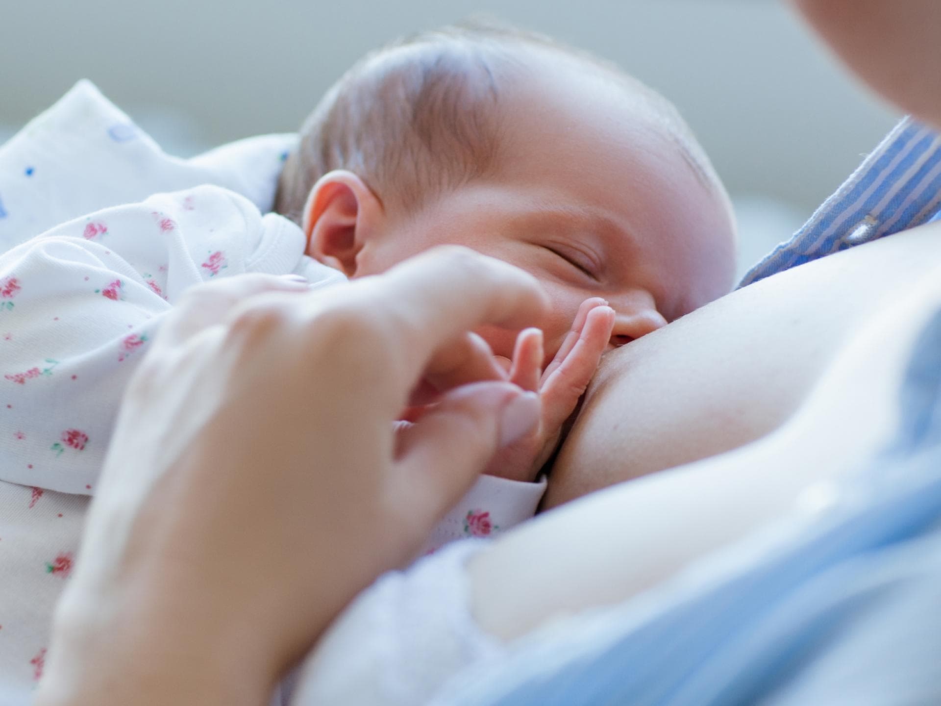 In der Stillzeit ist das Baby auf die mütterliche Jodversorgung angewiesen.