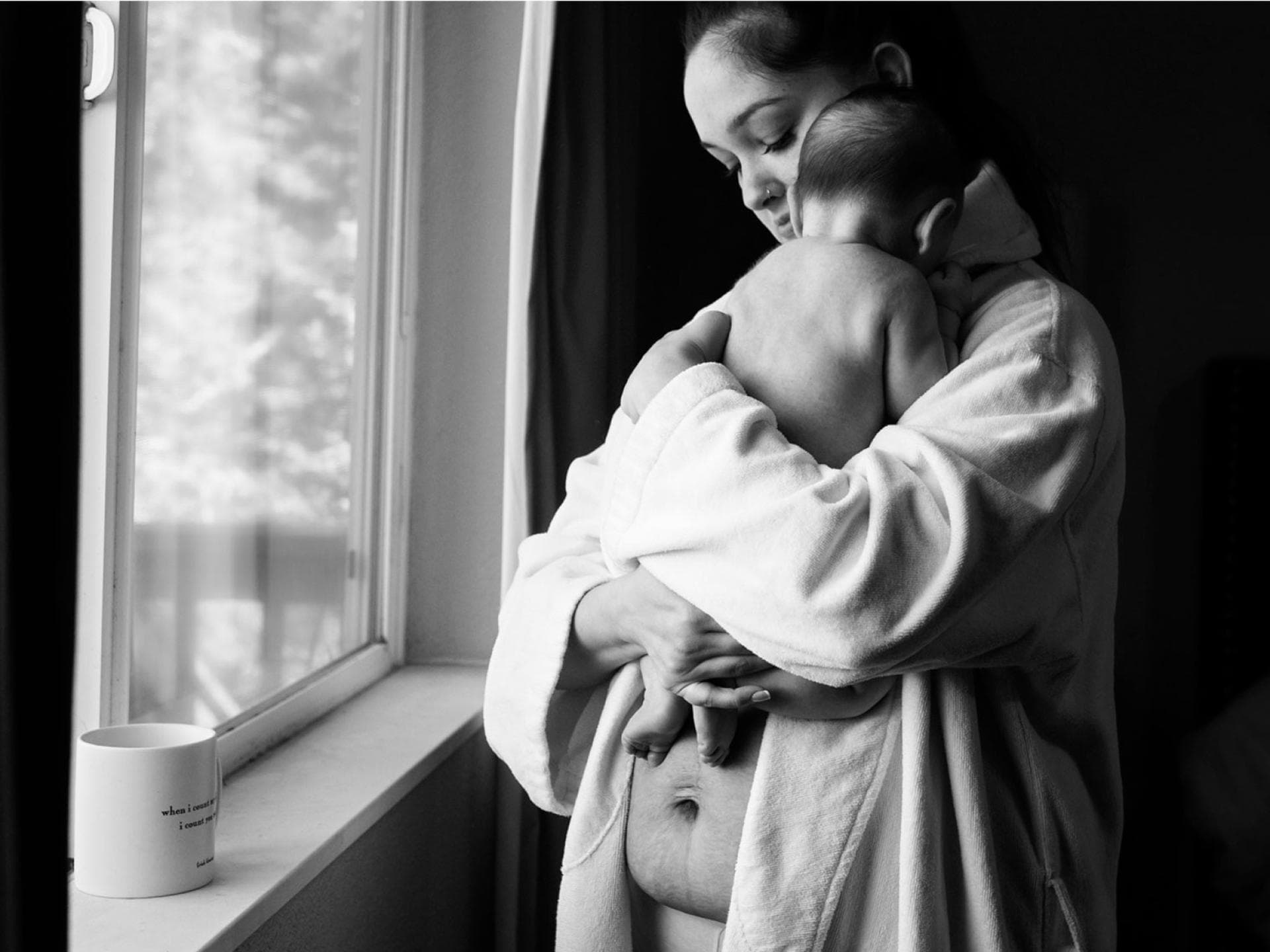 Eine Momentaufnahme von Mama mit Baby, die bei uns sofort Emotionen weckt.