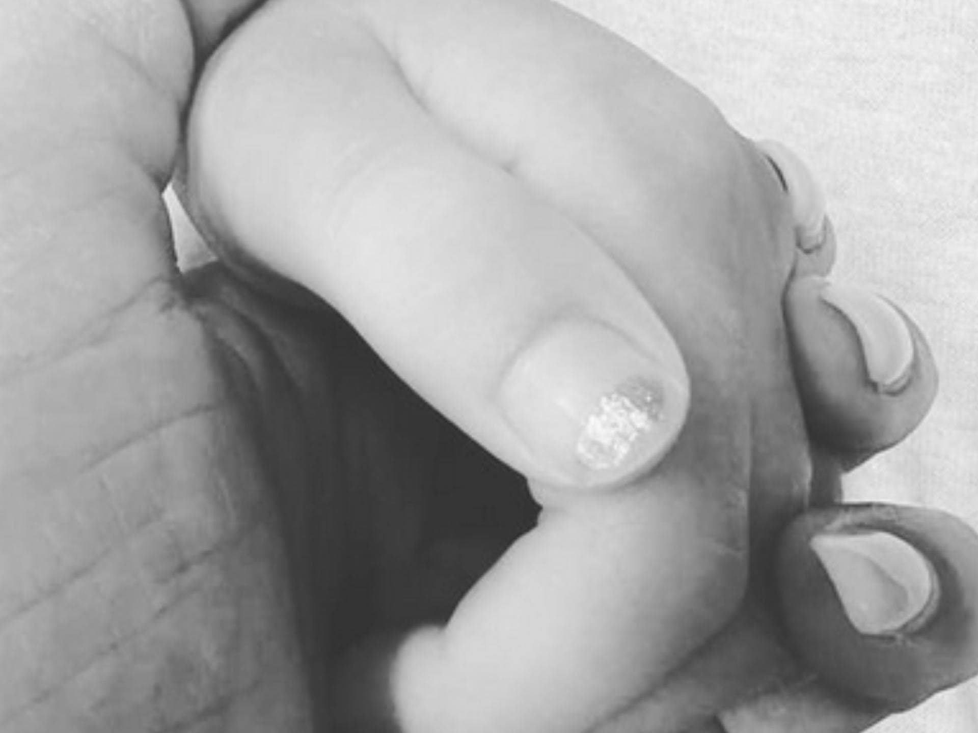 Mit diesem Foto teilt Stefanie Ewald ihren Followern bei Instagram den Tod ihrer Tochter Neele mit.