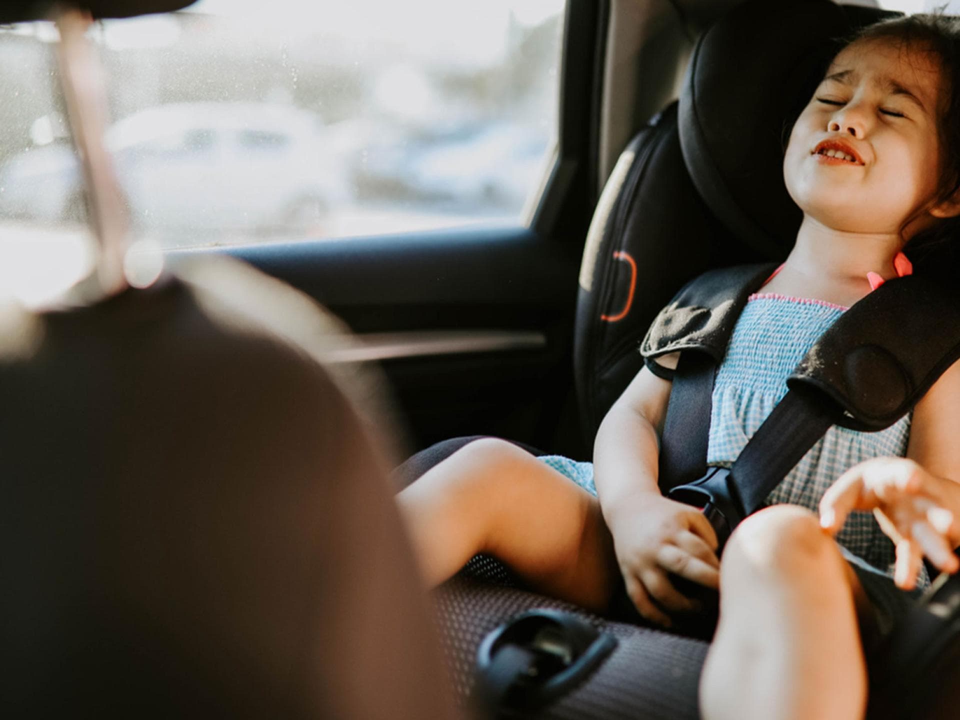 3, 2, 1 – Alarm! Auf längere Autofahrten haben viele Kids einfach gar keinen Bock.