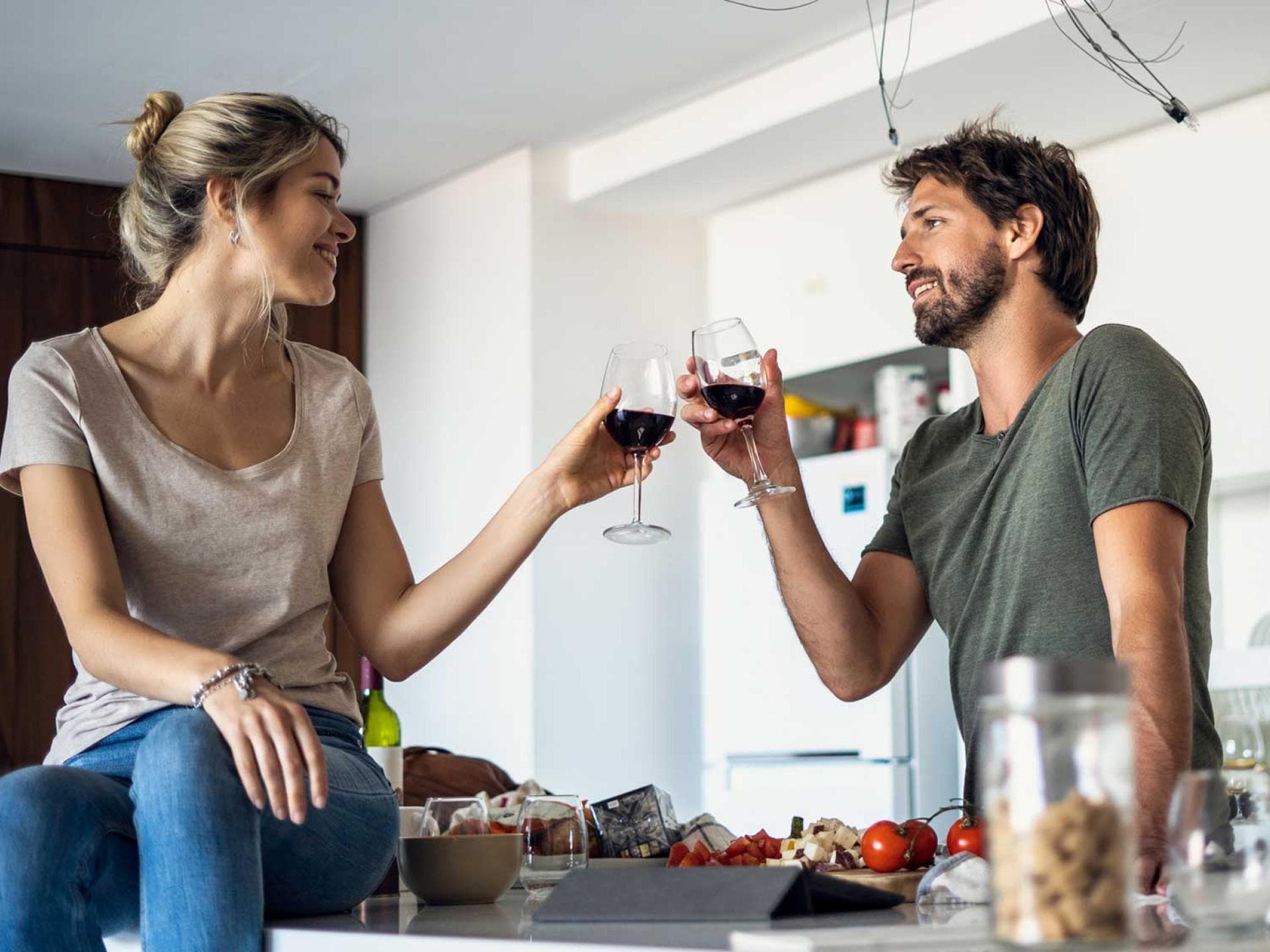 Zeit für Vino, zu zweit kochen und endlose Gespräche ... für Eltern nicht immer leicht in den Familienalltag einzubauen. 