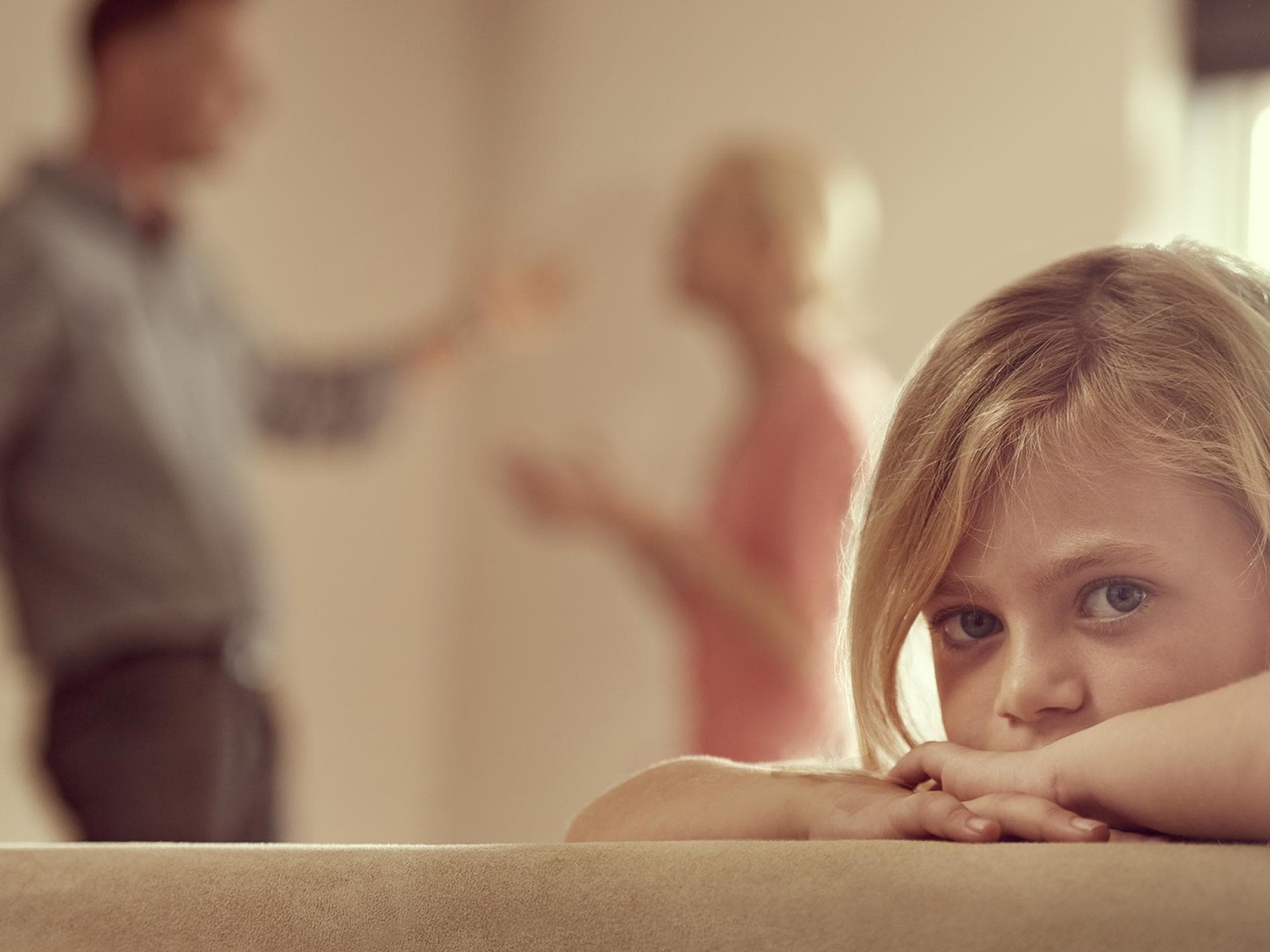 Wenn sich die Eltern streiten, ist das für Kinder nur schwer auszuhalten.