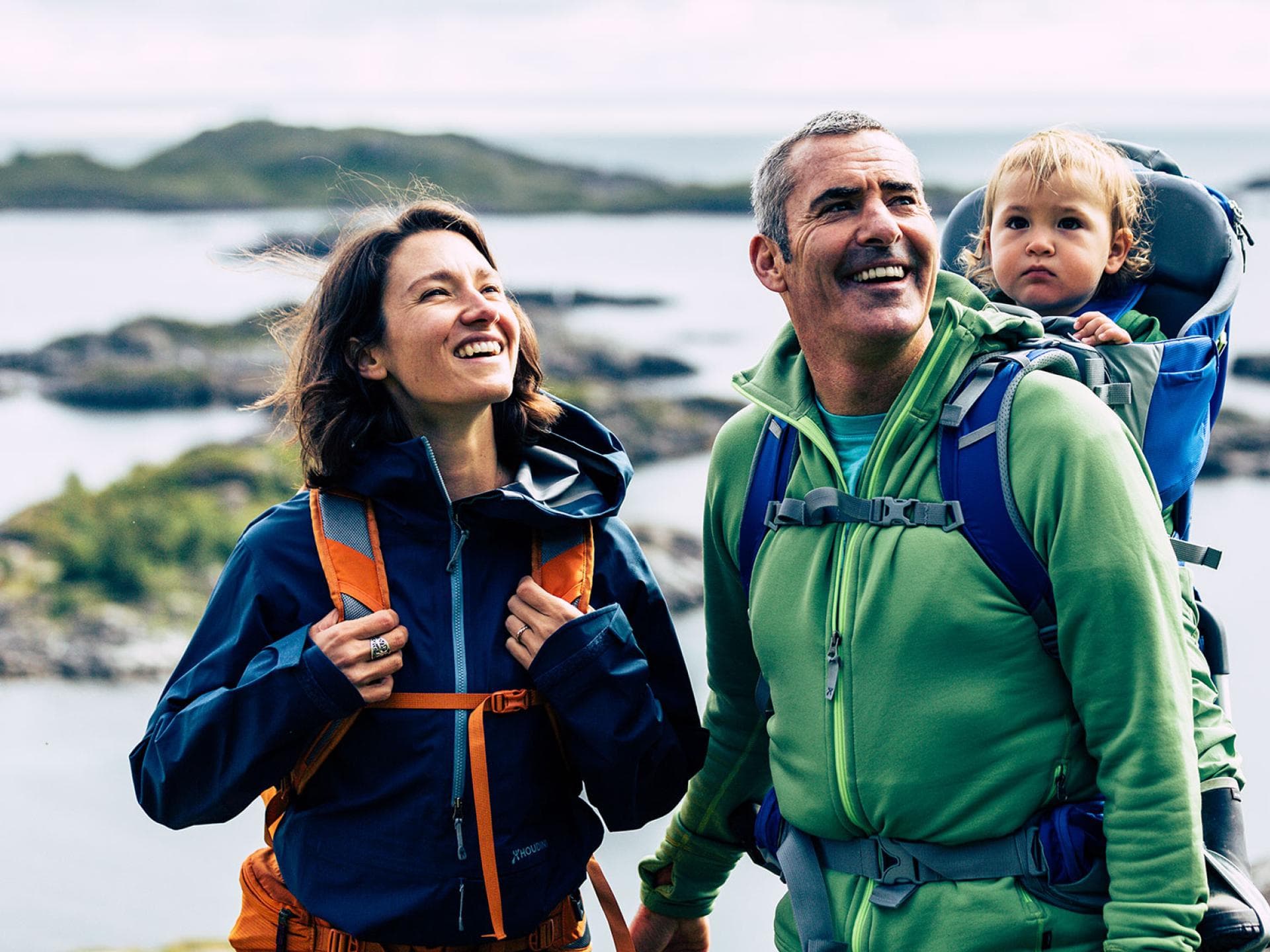 Dank Kindertrage kann man schon mit kleinen Kindern wandern gehen.