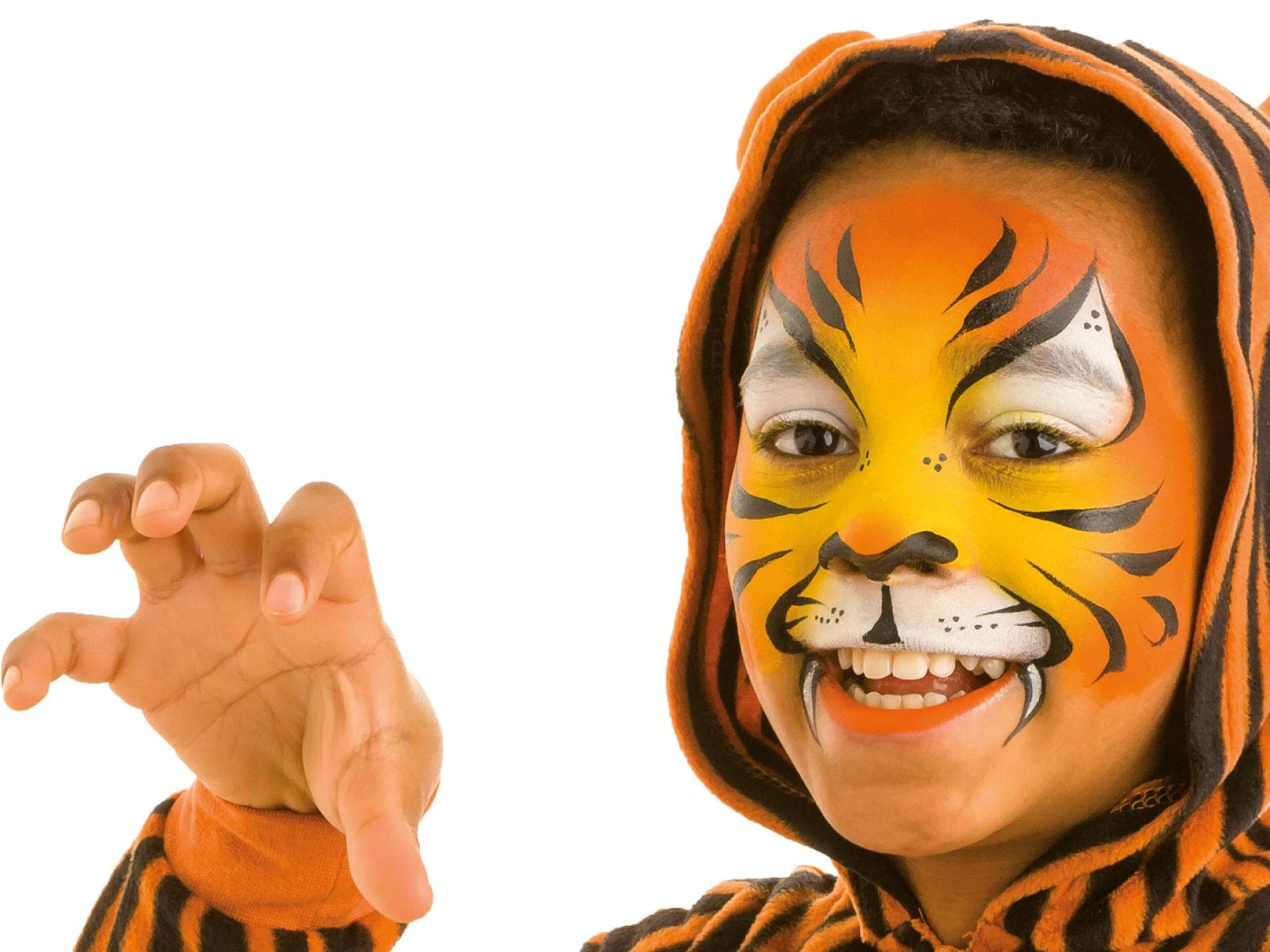 Einen Tiger schminken, das ist gar nicht so schwer. Einen Tiger schminken, das ist gar nicht so schwer.