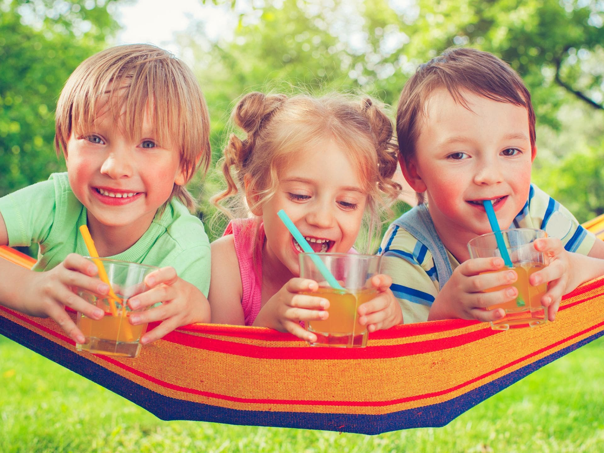 Kinder wollen neben Wasser und Tee auch andere Durstlöscher wie Saft. Kinder wollen neben Wasser und Tee auch andere Durstlöscher wie Saft.