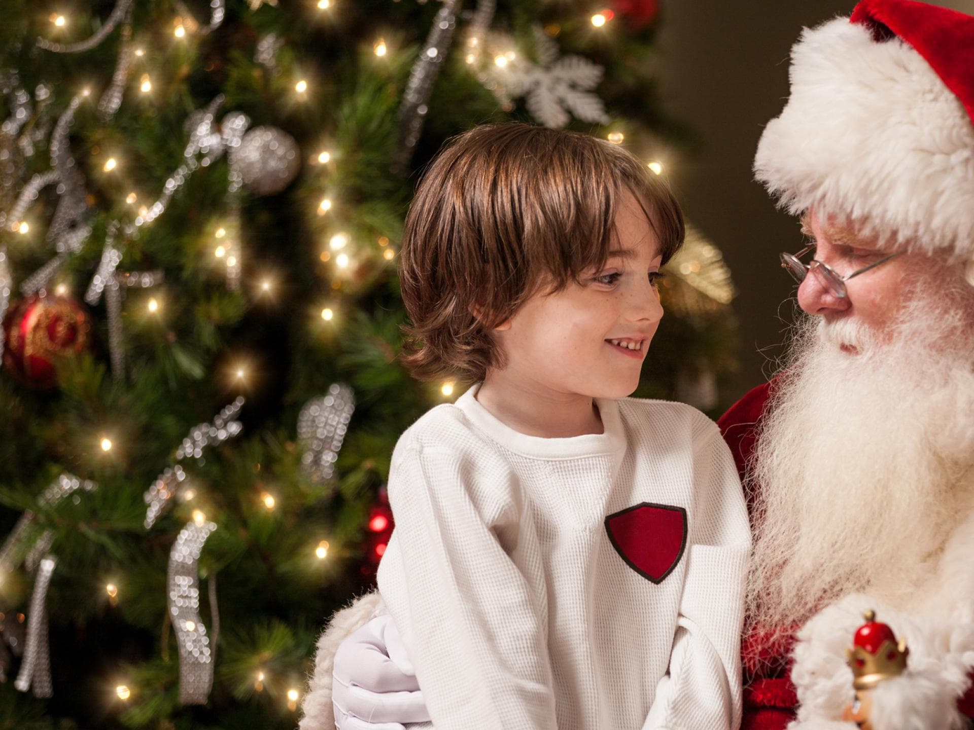 Der Besuch vom Nikolaus ist für Kinder ein aufregender Moment.
