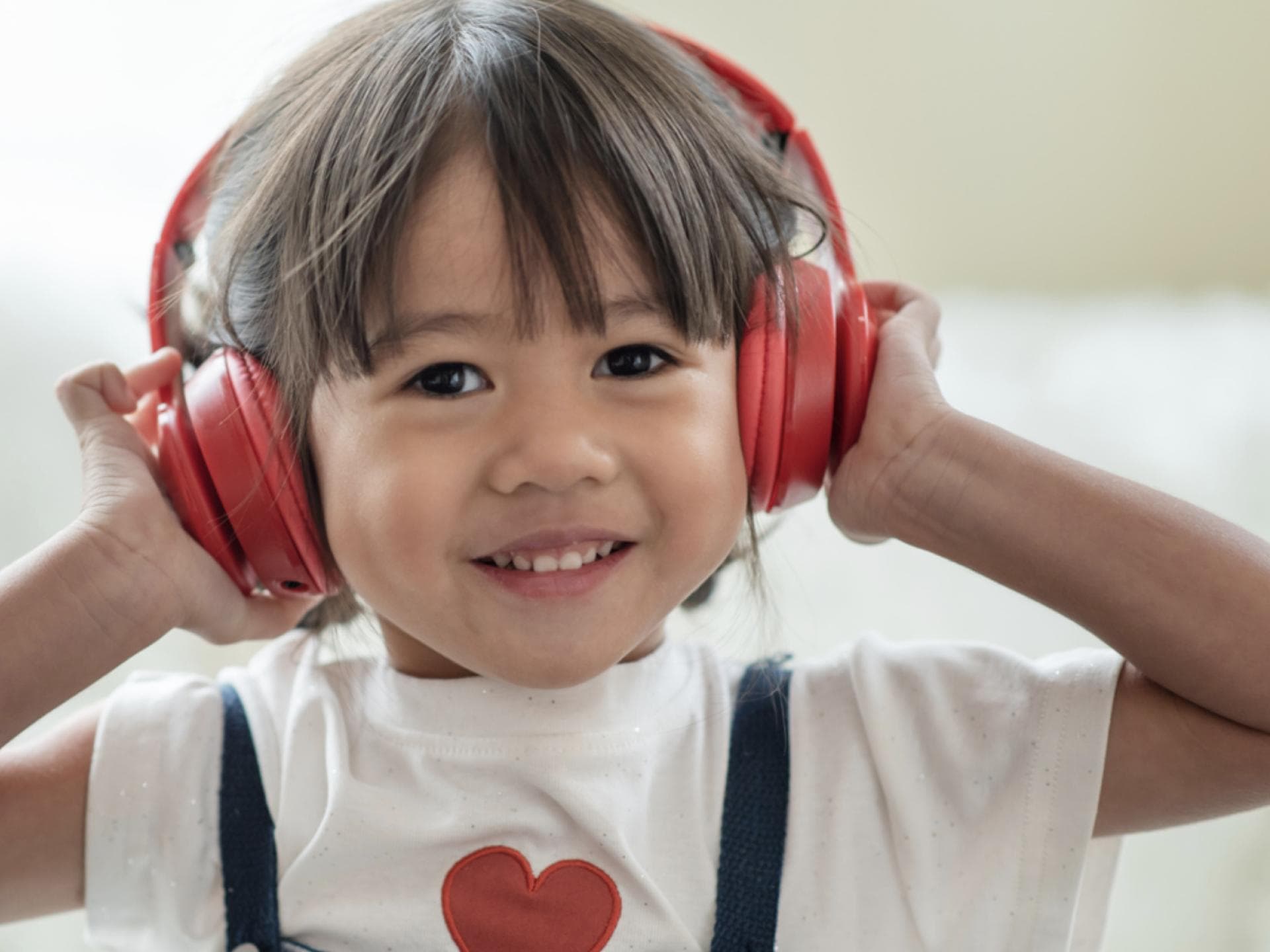 Auch pädagogisch wertvolle Hörspiele für Kinder machen richtig Spaß.