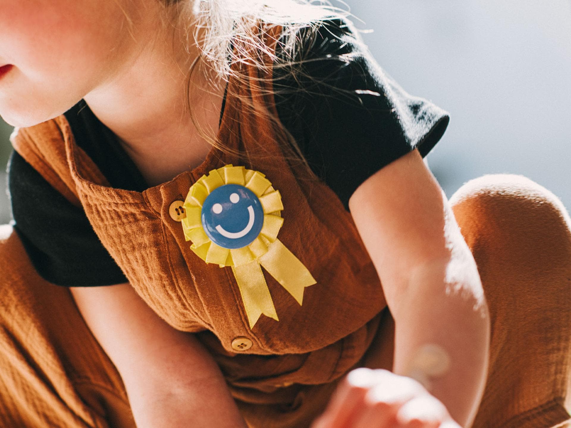 "Gut gemacht, das gibt einen Smiley-Orden!" – Belohnungssysteme für Kinder sind als Erziehungsmethode umstritten.