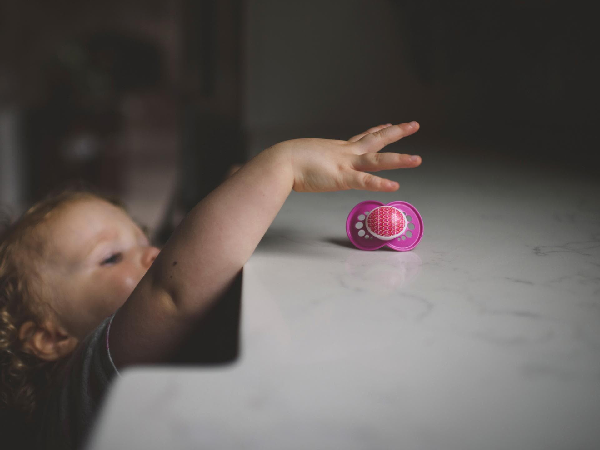 Viele Kindern fällt es anfangs schwer, ohne den geliebten Schnuller auszukommen.