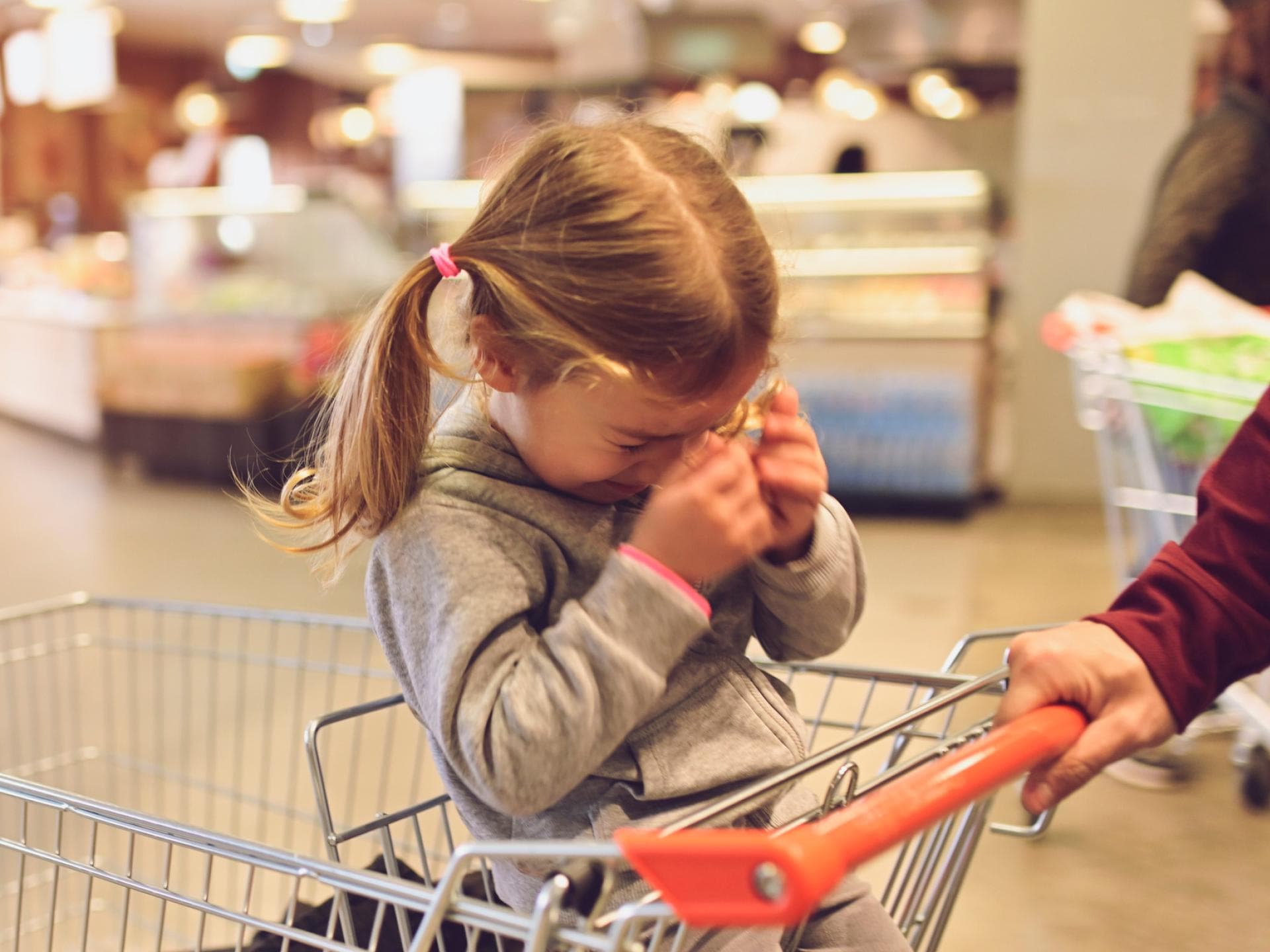 Der Wutanfall im Supermarkt gehört eindeutig zu den Trotzphase-Klassikern. 