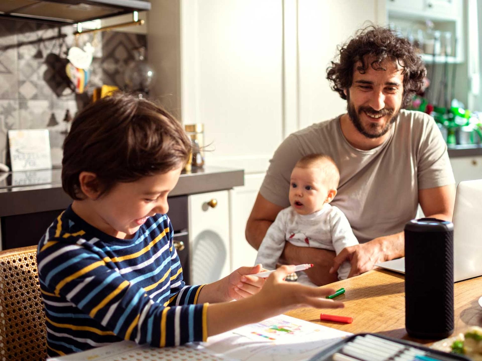 Vielen Kindern fällt es schwer, zwischen Sprachassistenten und Menschen zu unterscheiden.