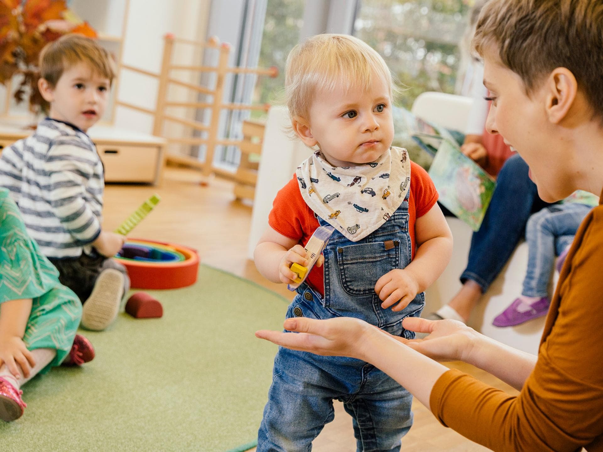 Etwa ein Drittel aller Kinder in Deutschland besuchen eine Kita oder Tagesmutter.
