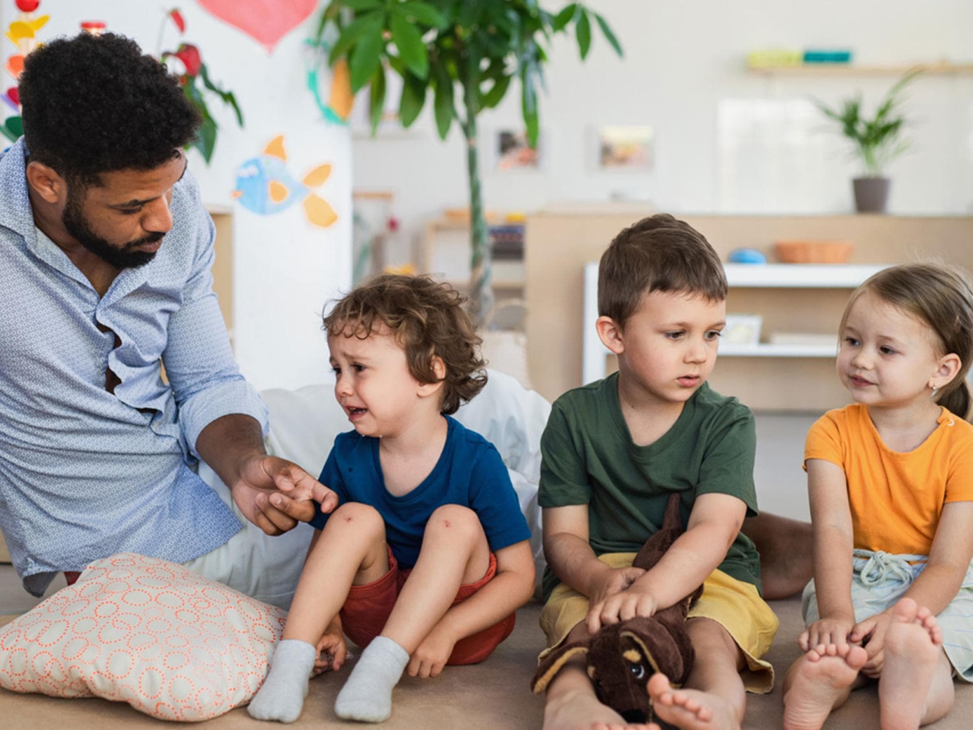 "Ich will zu Mama!" – wenn Kinder nach Hause wollen, müssen Erzieher Überzeugungsarbeit leisten ... oder Mama anrufen.