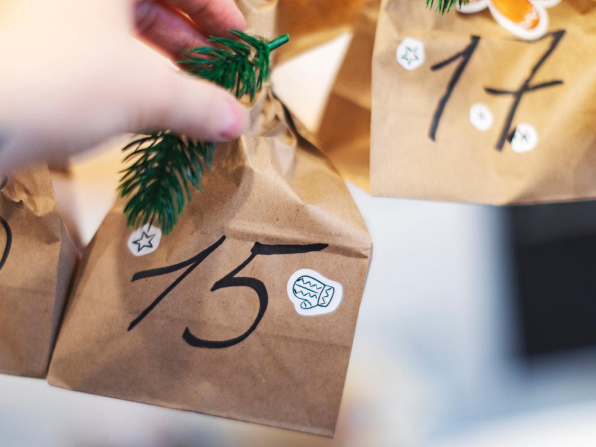 Den Adventskalender zu befüllen, ist nicht immer eine der leichtesten Aufgaben: Immerhin müssen 24 Ideen her!