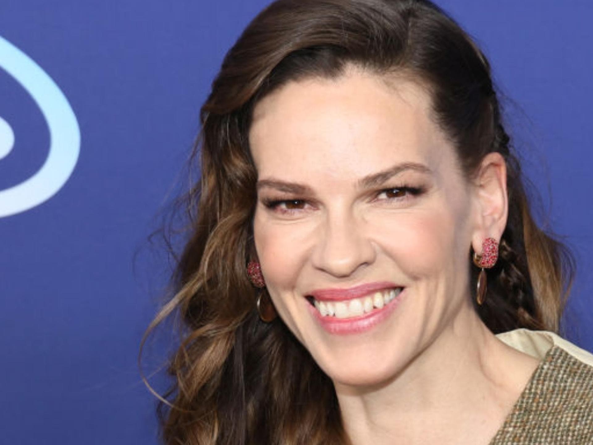 Die amerikanische Schauspielerin Hilary Swank war als Kind ein richtig niedlicher Süßfratz!
