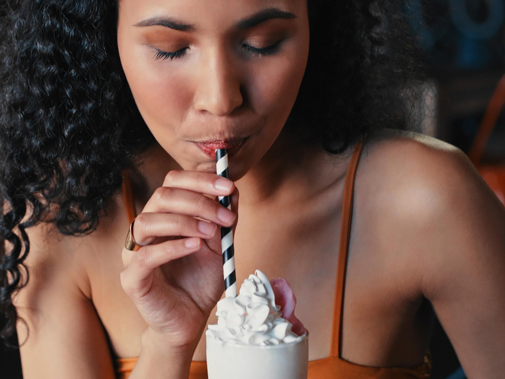 Ein Milchshake mit Sahnehaube ist ein echter Genuss ... Und auch werdende Mamas müssen nicht verzichten.