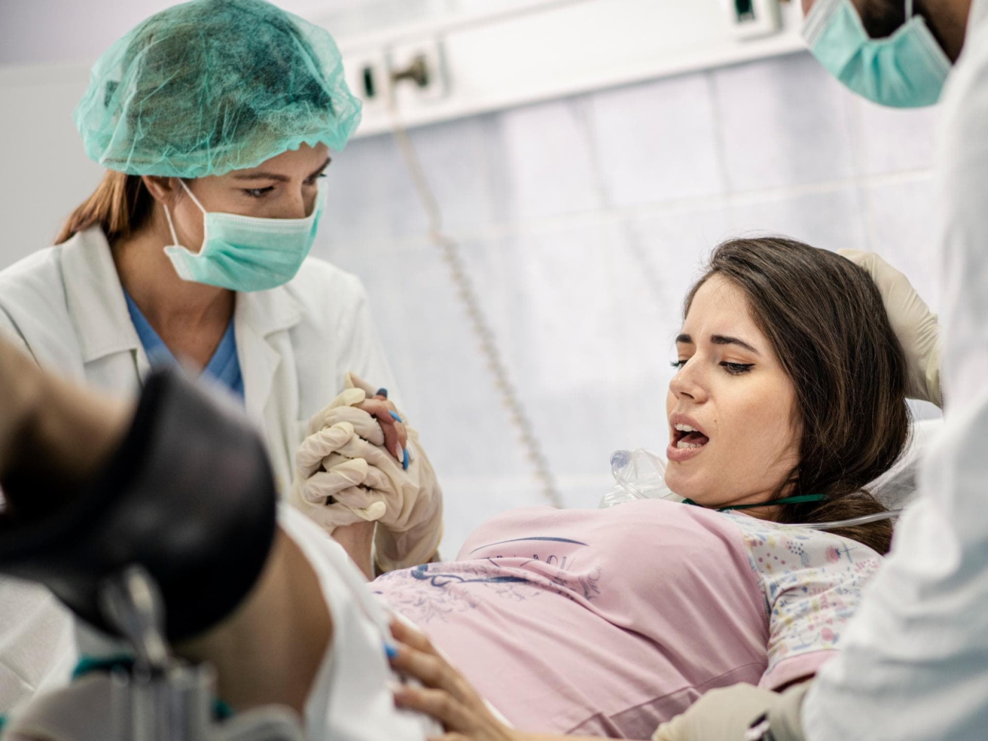 Es gibt tatsächlich Frauen, die eine Geburt nicht schmerzhaft, sondern nur anstrengend empfinden.