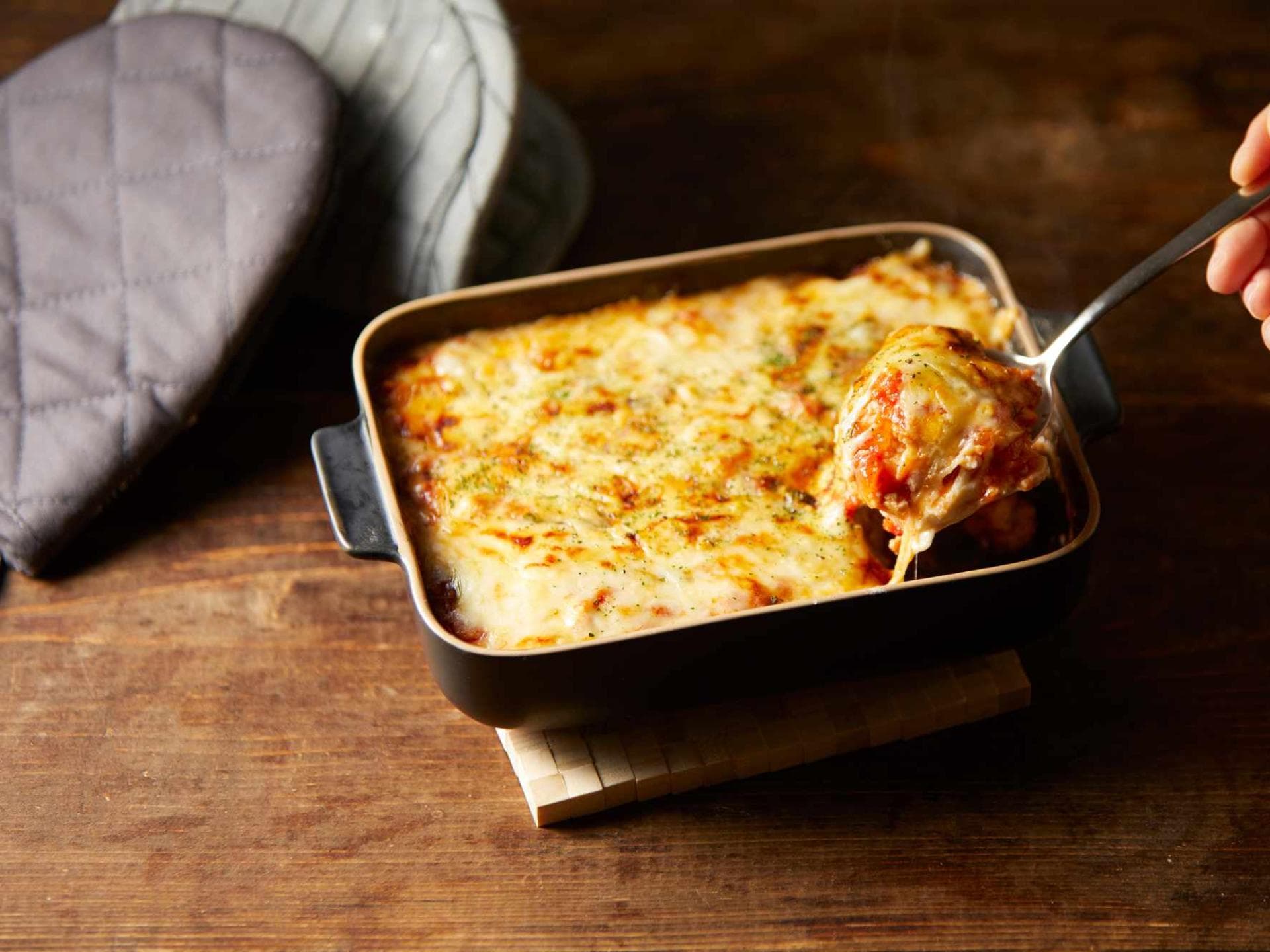 Mhhhm, eine leckere hausgemachte Lasagne im Wochenbett – dank Meal Train. 