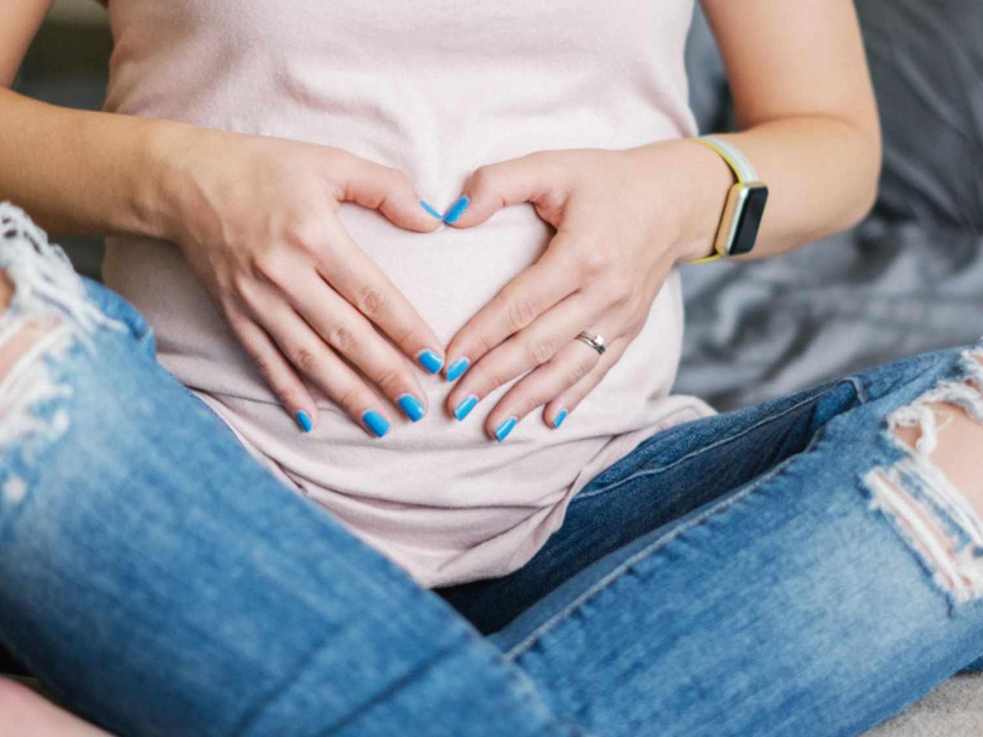 Lackierte Nägel sind hübsch anzusehen, aber auch für Schwangere und ihr Baby unbedenklich?