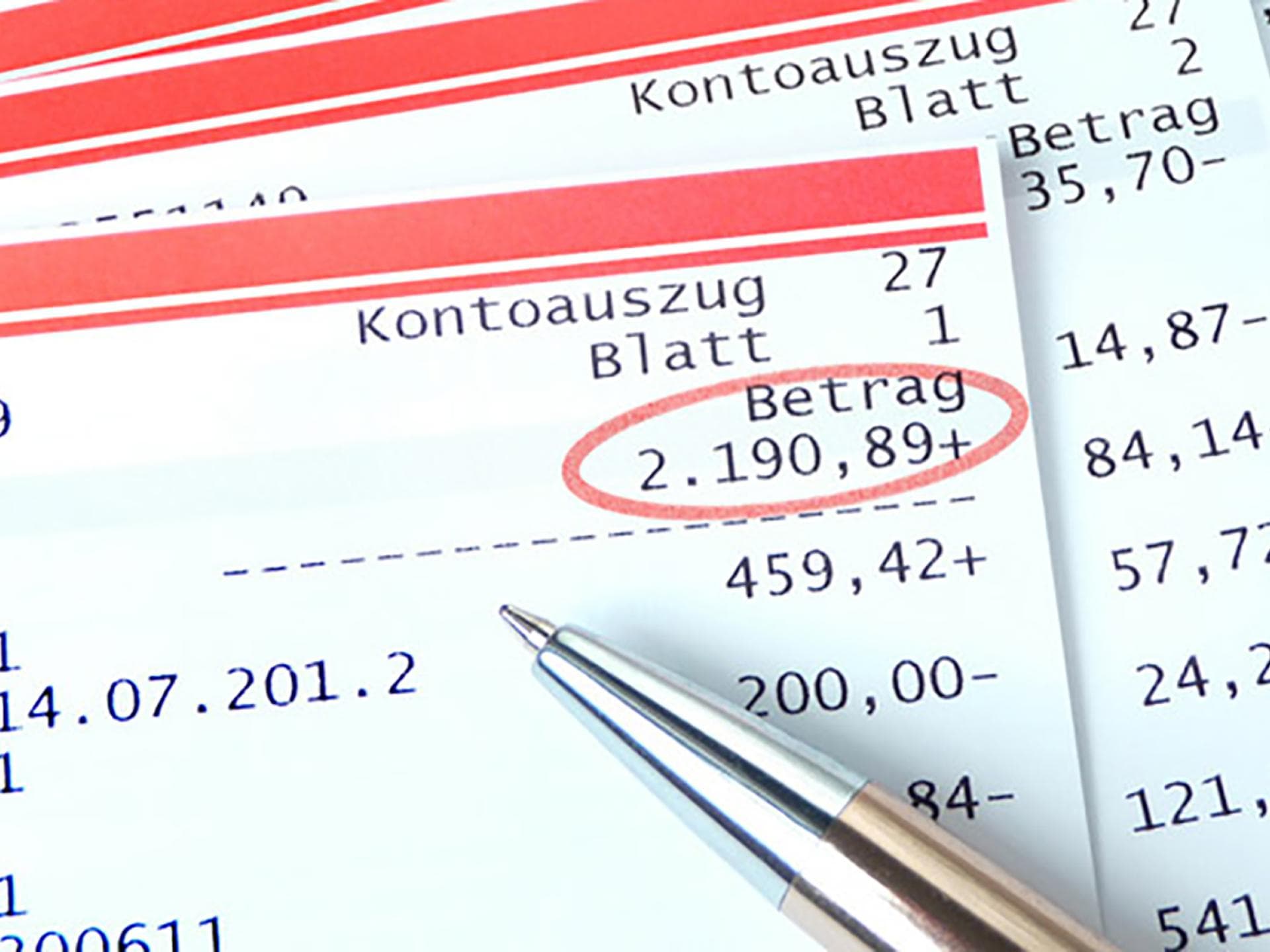 Der Lohn wird bis zum Beginn des Mutterschutzes aus bei Beschäftigungsverbot ausgezahlt.