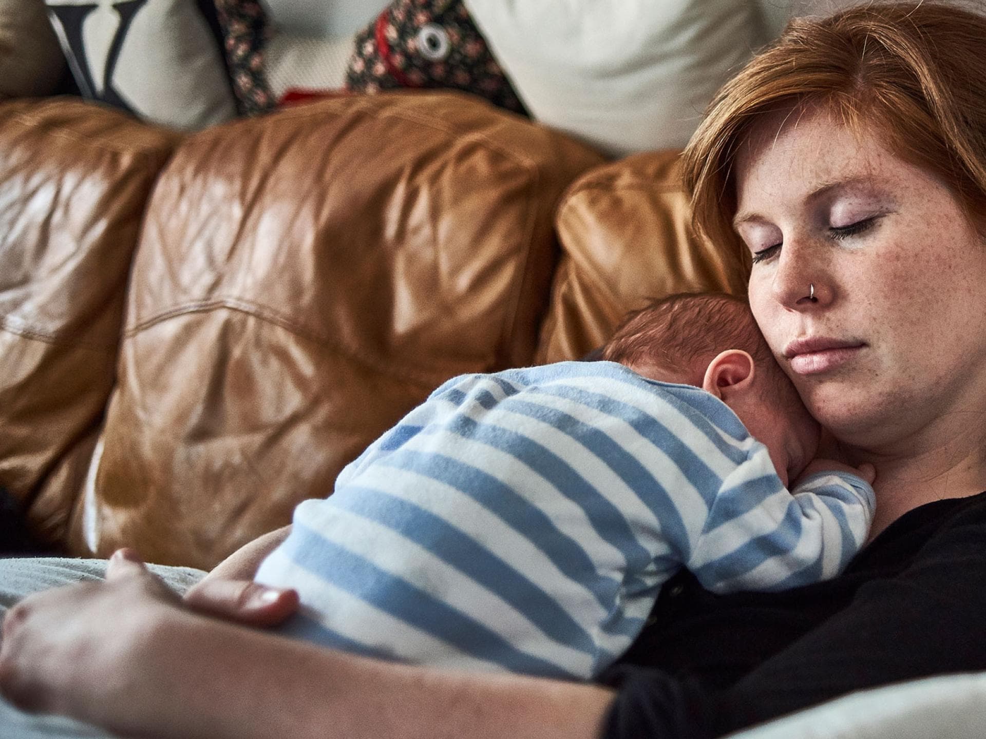 Kleine Gesten können Neu-Mamas super entlasten.
