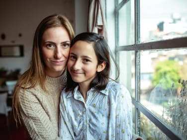 Mutter und Teenager-Tochter.