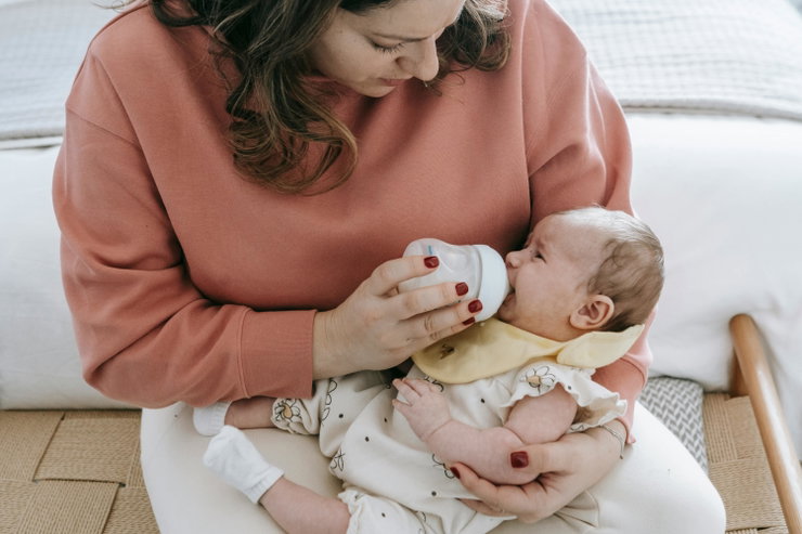 Das Baby nimmt die Flasche nicht – und nun?