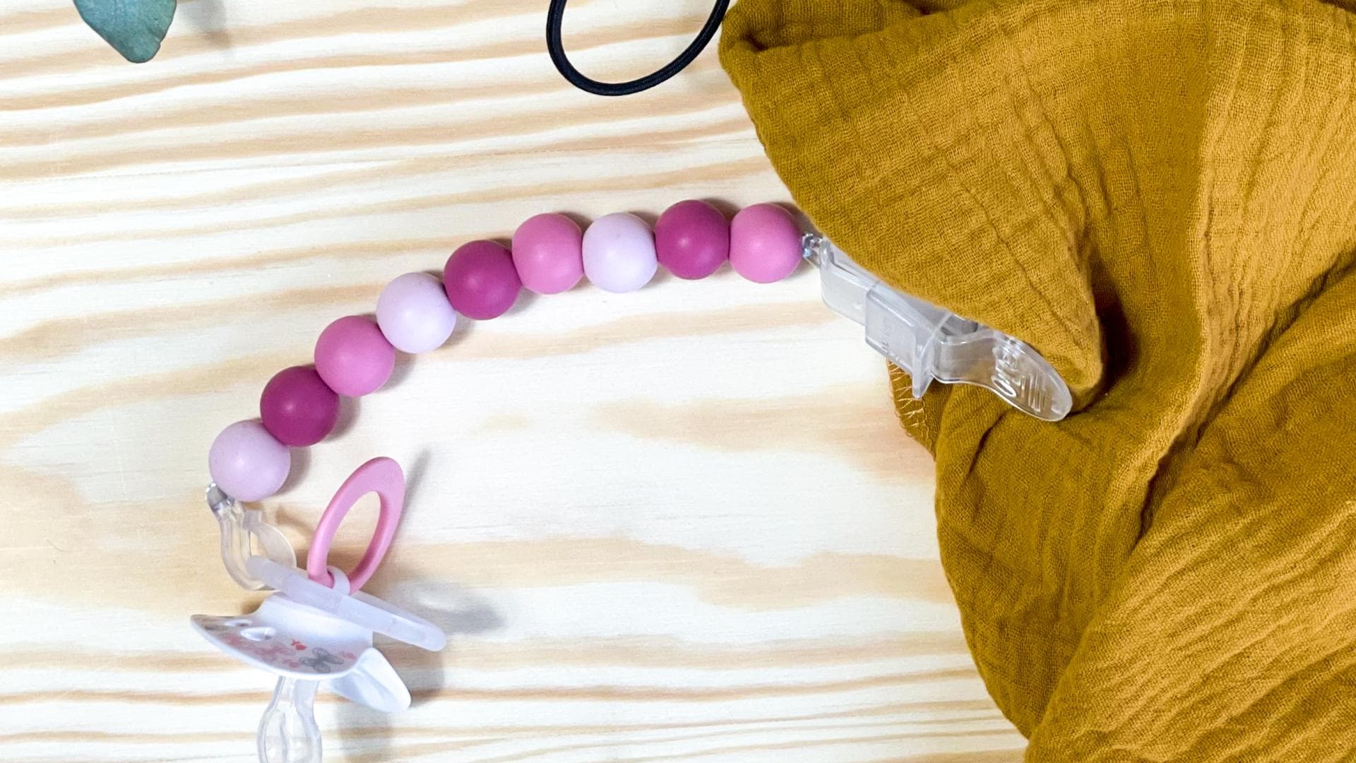 Aus diesen Gründen stören Schnullerketten (nicht nur) beim Zahnen