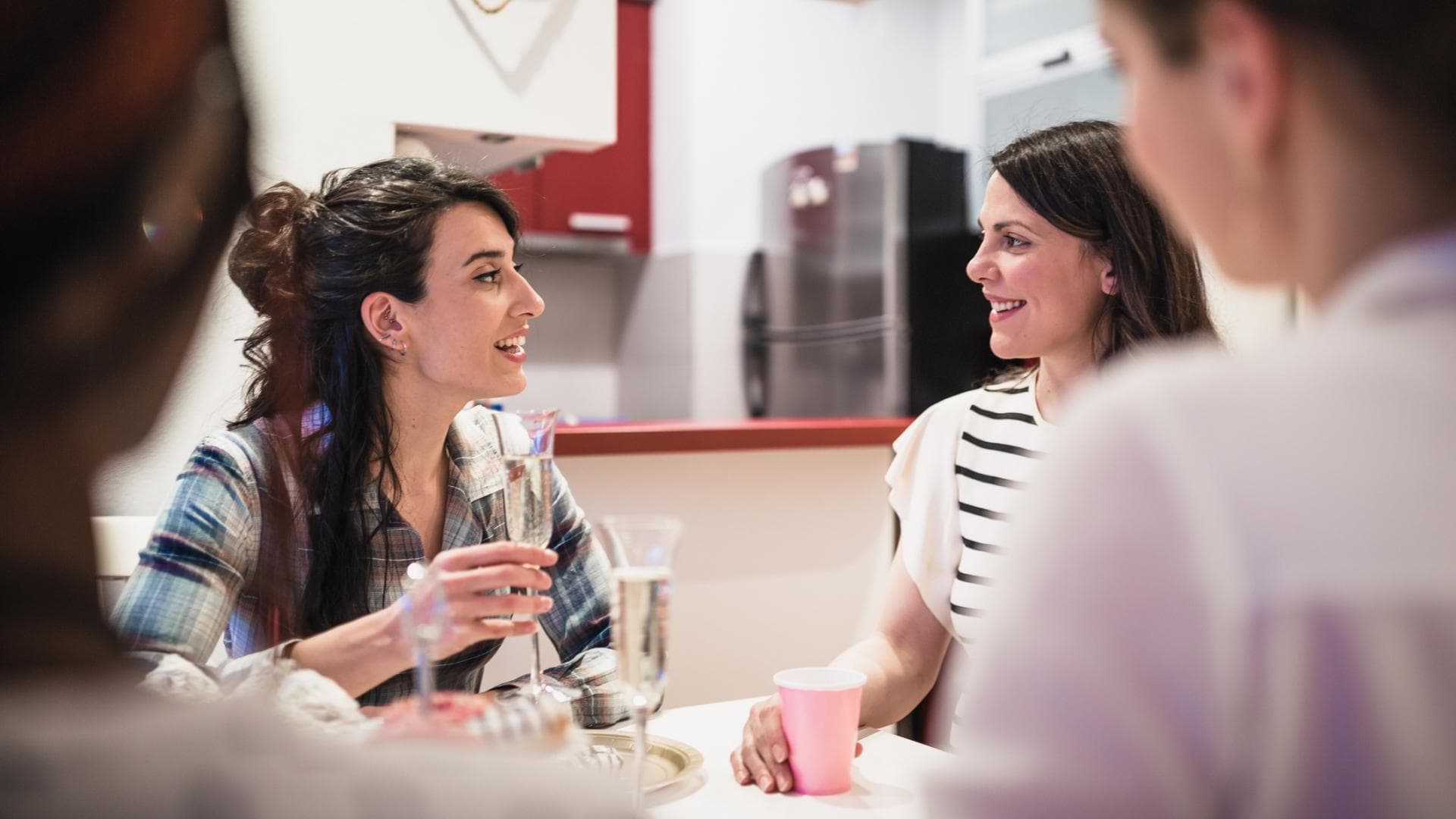 Ist ein Glas Sekt in der Schwangerschaft okay?