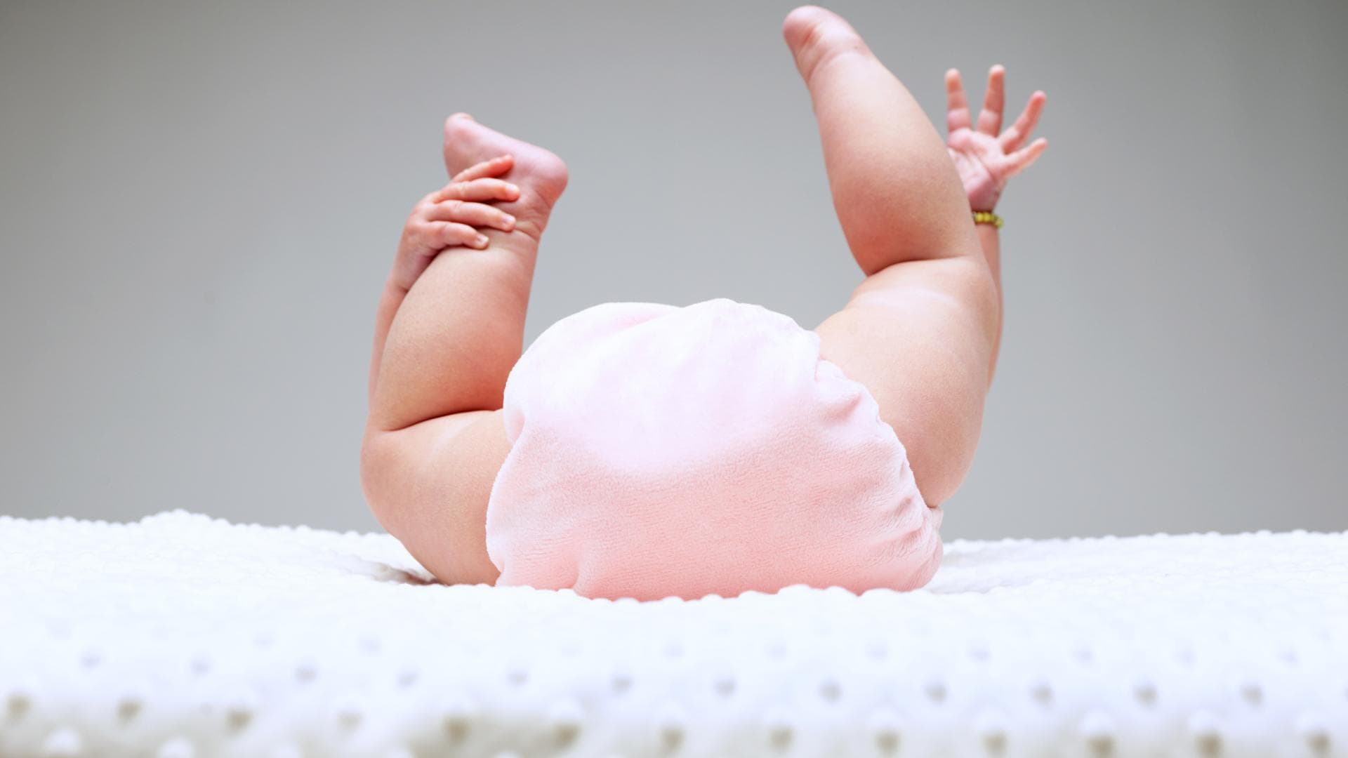 Breit wickeln Gut für Babys Hüften